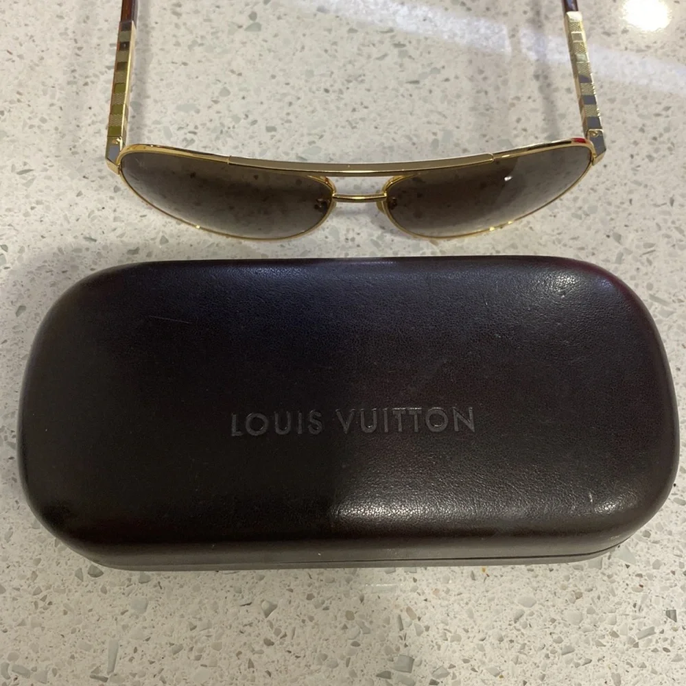 Louis Vuitton Aviator sunglasses - Picture 14 of 16
